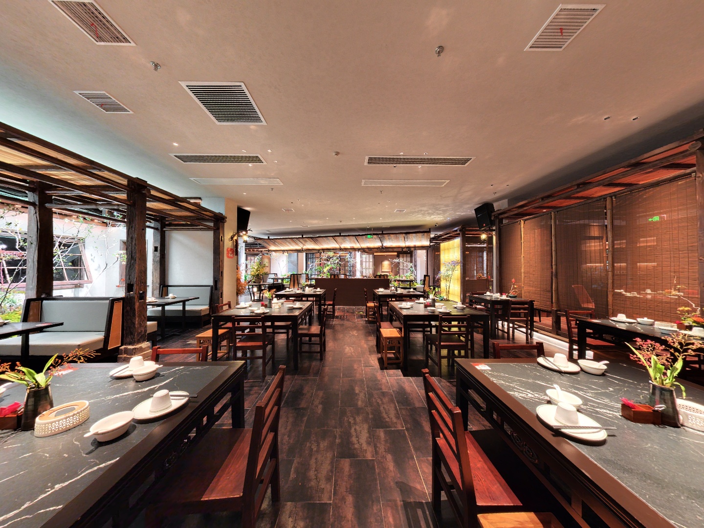 辛香味烧鱼馆·非遗技艺·园林餐厅（卓刀泉广场店）