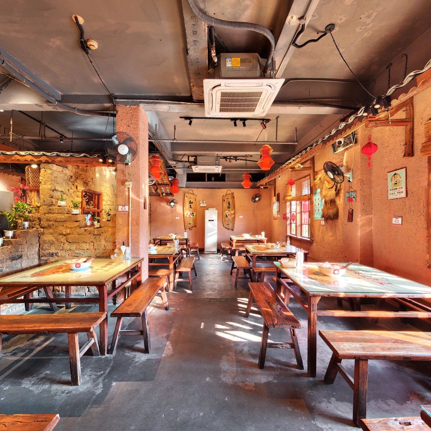 湖一统小哥湘·鲜辣鱼头（锦顺名居店）