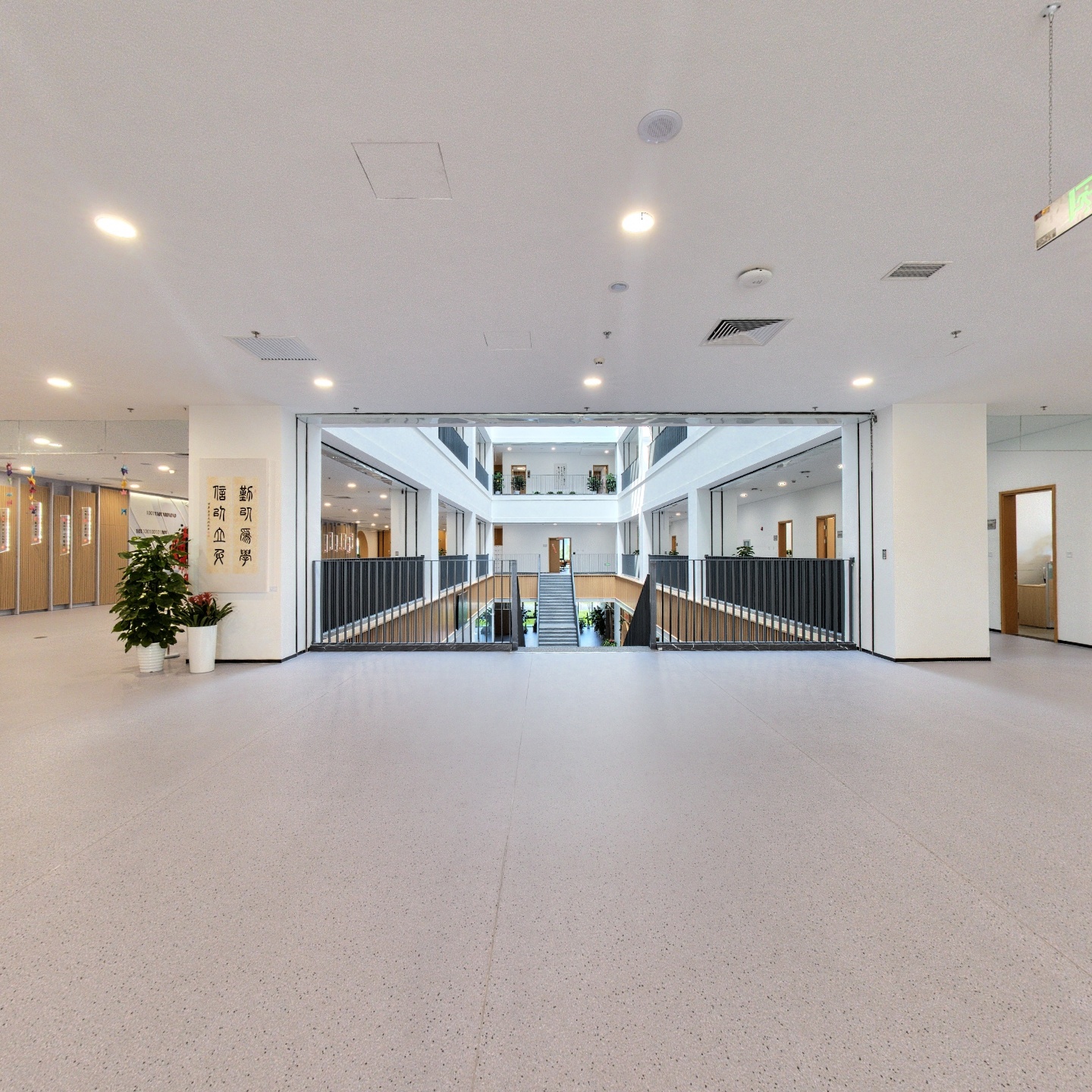 北京信息科技大学图书馆2层