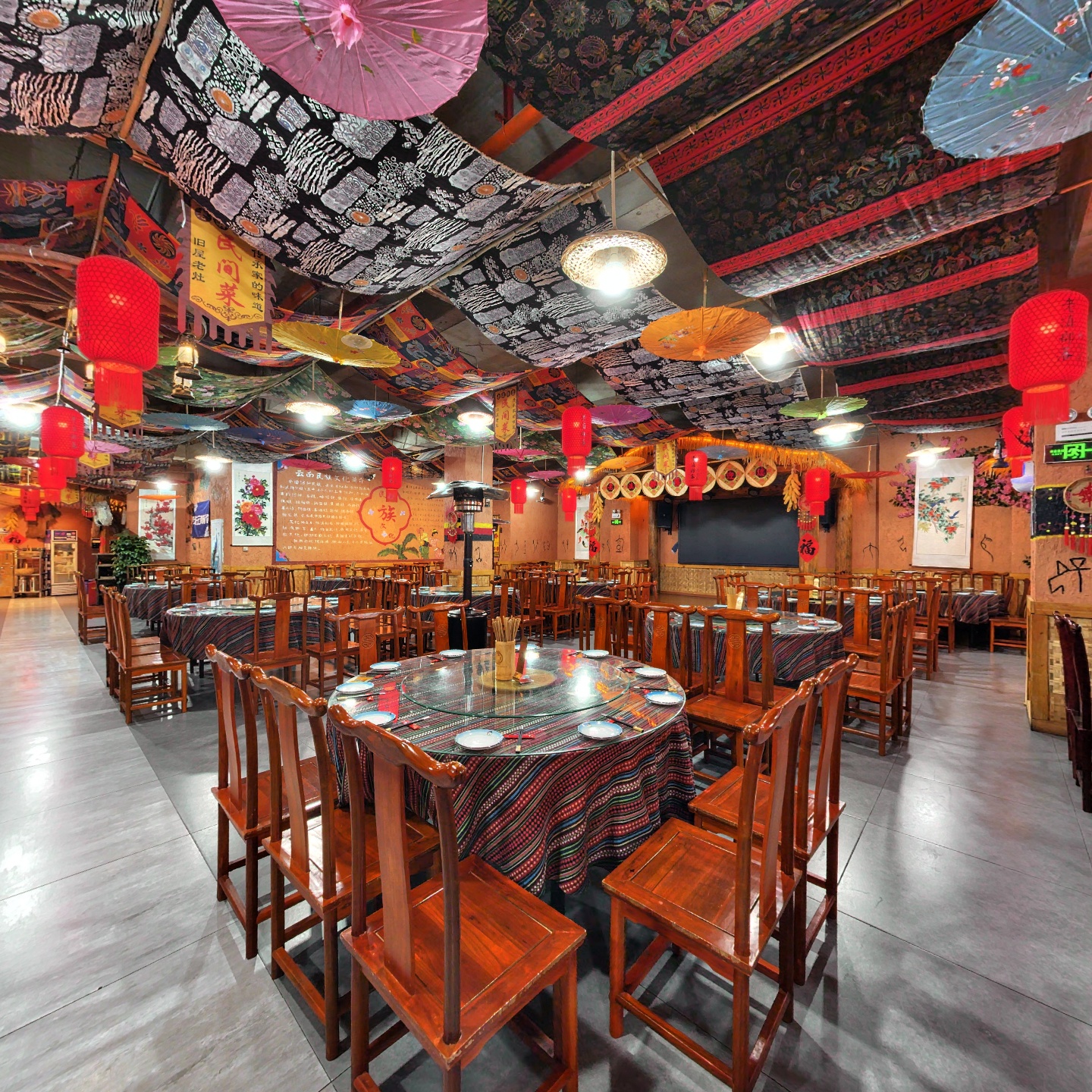 老滇部落·云南民间传统菜风情体验餐厅（长水航城店）