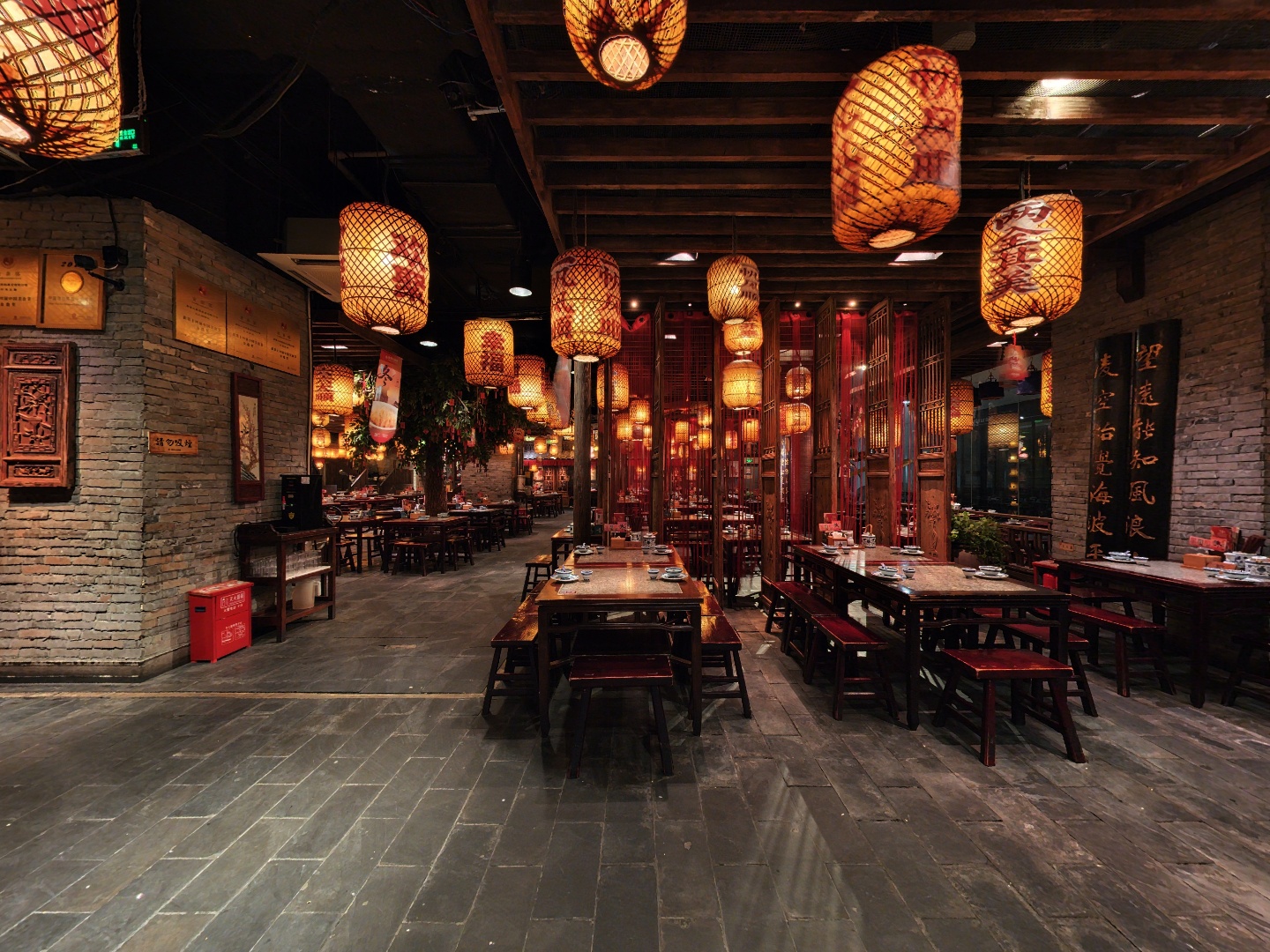 南京大牌档（玄武湖金茂览秀城店）