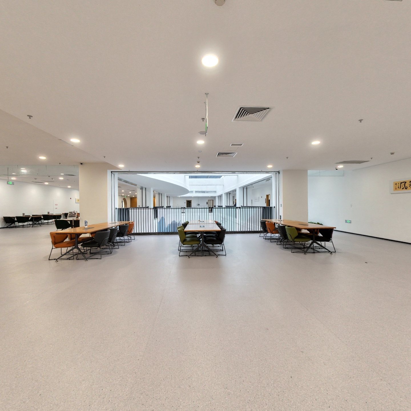 北京信息科技大学图书馆6层