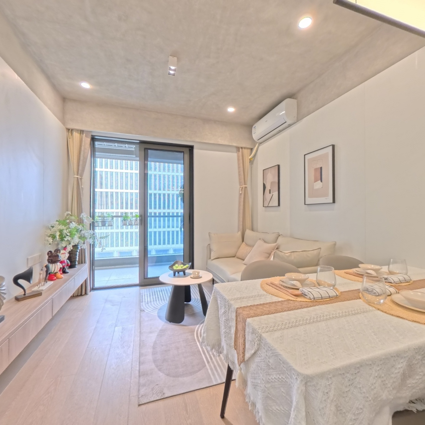 70㎡两室一厅H户型