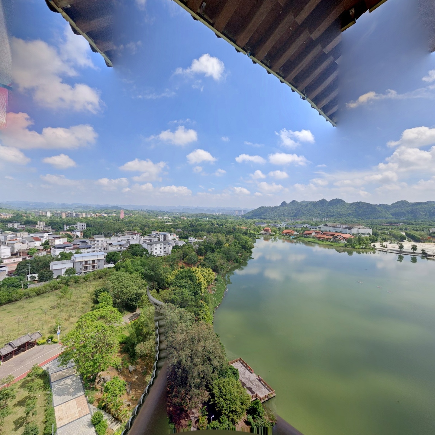 兴龙阁楼顶