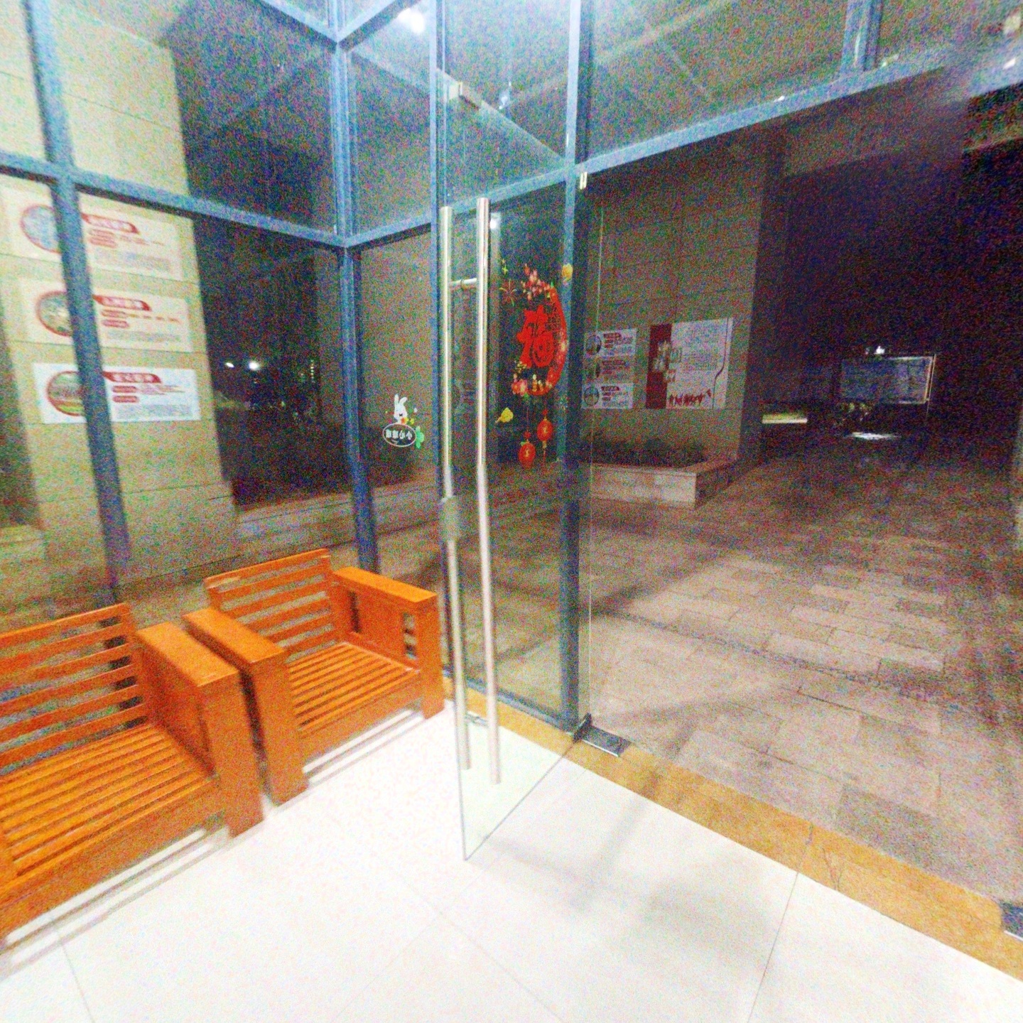 江西省赣州市正源华府 3 栋 1 单元一楼大厅宣传